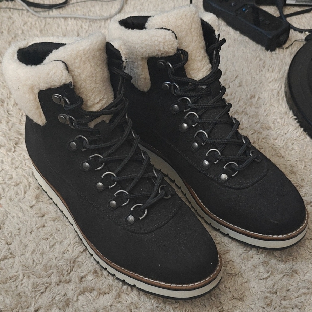 Women's Black Shearling-Lined Boots